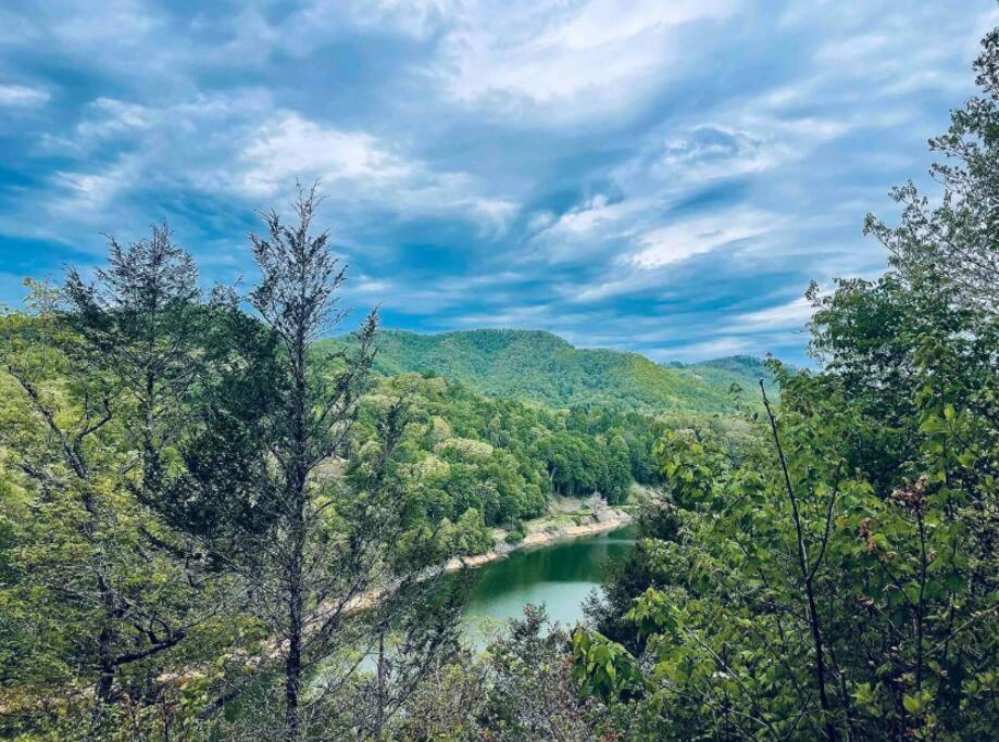 Lazy Bear Cabin Near Nantahala Outdoor Center And Bryson City Exterior photo