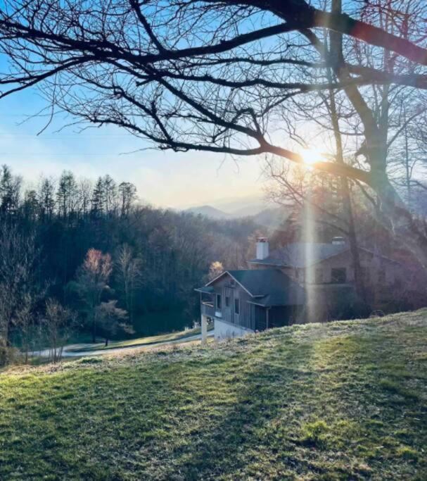 Lazy Bear Cabin Near Nantahala Outdoor Center And Bryson City Exterior photo